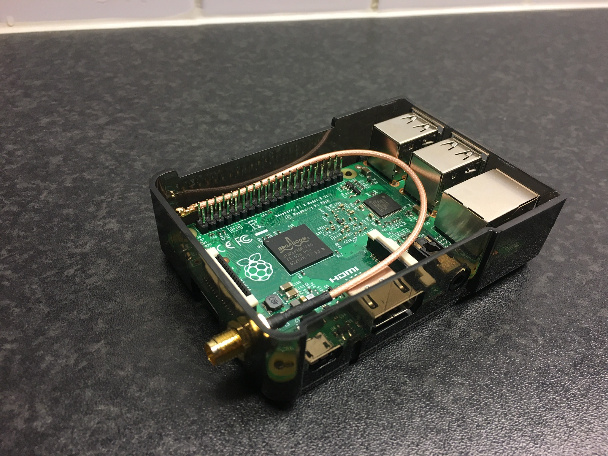 Raspberry pi in case with antenna